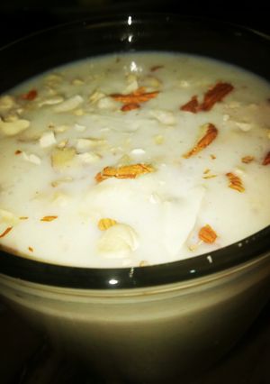 A picture of Special banana milkshake.