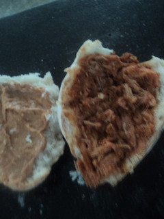 Una foto de Torta de birria de cerdo las correa pa llenar