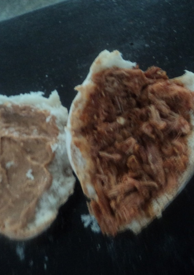 Una foto de Torta de birria de cerdo las correa pa llenar