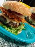 Hamburguesa con corona de papas #entredospanes