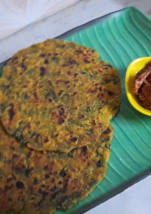 A picture of Spinach parantha.