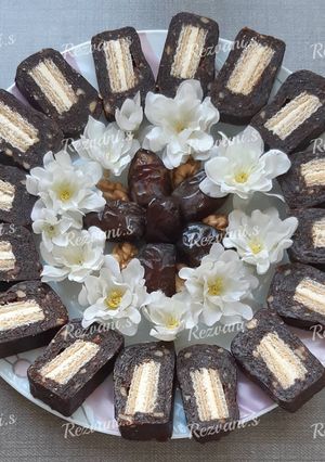 عکسی از دستور رول خرما با مغز ویفر