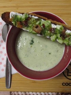 Kovászos uborka krémleves recept fotója