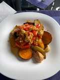 Pollo marinado y verduras al horno
