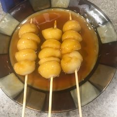 A picture of Dango.