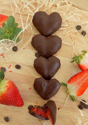 Foto principal de Bombones corazón de fresa para San Valentín