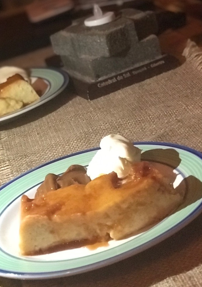 Una foto de Flan con banana