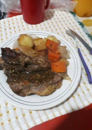 Una foto de Vacío al horno con verduras