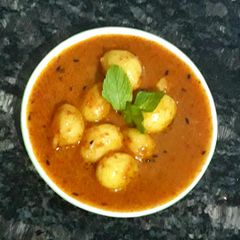 A picture of Dum aloo.