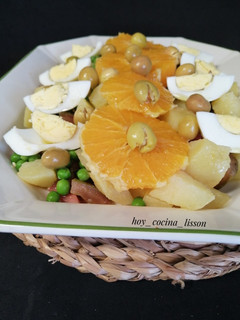 Una foto de Ensalada de patata con naranja