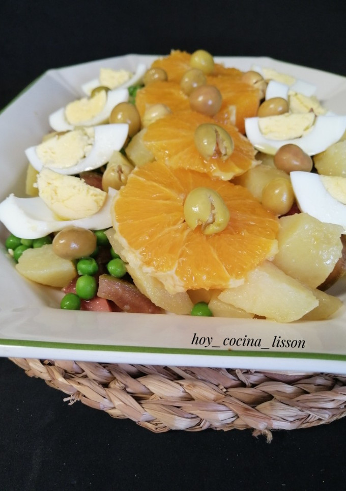 Una foto de Ensalada de patata con naranja