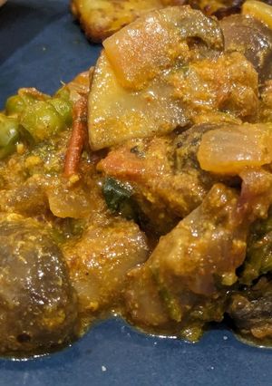 A picture of Mushroom muttar sabzi.