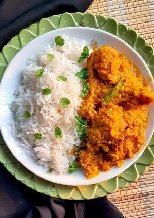 মুগডাল দিয়ে মুরগি রান্না। রেসিপির প্রধান ছবি