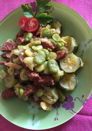 Une photo de Fèves et Courgettes au Chorizo