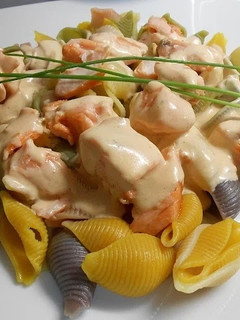 Foto principal de Pasta con salmón y queso crema