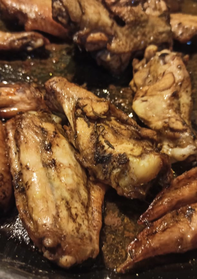 Una foto de Pollo al horno (alitas)