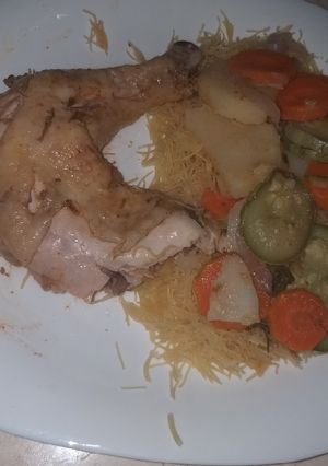 صورة لوصفة دويدة مفورة مع الخضار والدجاج