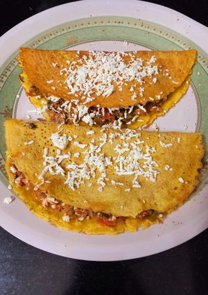 પનીર ચીલા (Paneer Chila Recipe In Gujarati) રેસીપી મુખ્ય ફોટો