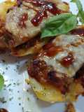 Patata rellena de Burritos, salsa BBQ, albahaca