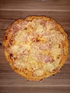 Gluténmentesízlik-Sonkás Szálámis pizza recept fotója