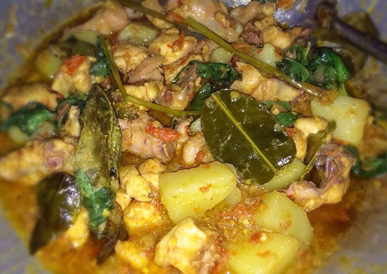 Ayam Rica-Rica Pedas Makyooss with Kemangi