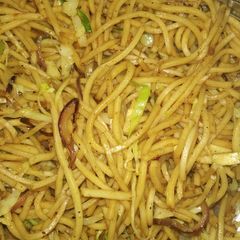 Chinese noodles A picture of Chinese noodles.