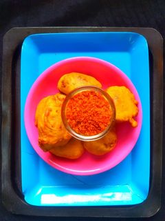 वडा-चटणी (wada chutney recipe in marathi) रेसिपी चे मुख्य फोटो