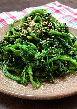 A picture of 🌱 Korean Watercress Salad with Toasted Sesame (Vegan Banchan).