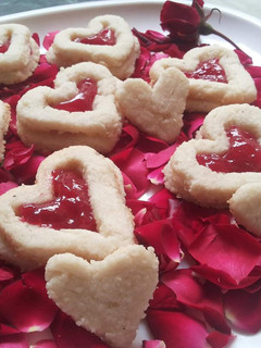 A picture of Jam Filled Cookies.