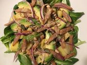 Une photo de salade verte feuilles