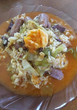 Foto de Arroz de Salsichas Frescas com Couve Lombarda e Ovos Escalfados