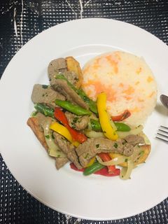 Una foto de Revuelto de Carne Picada con Vegetales y Papas!
