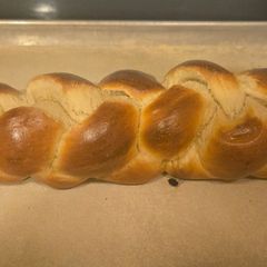 A picture of Jacobs Challah.