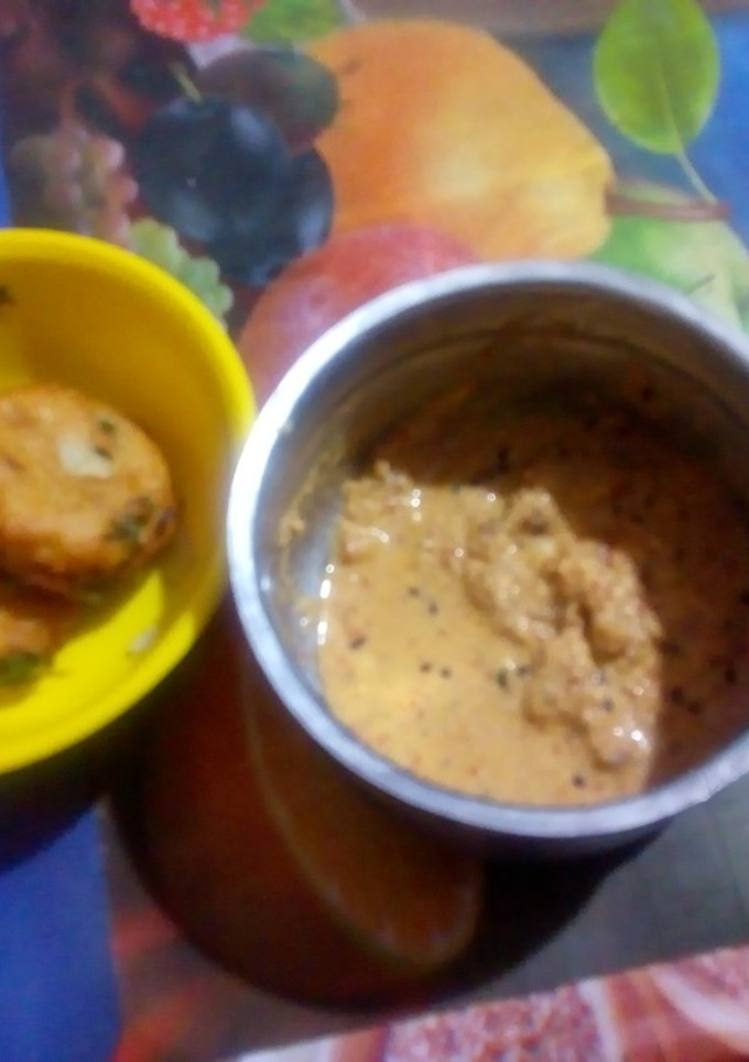 குழந்தை உணவு.உளுந்து வடை (Ulunthu vadai recipe in tamil) செய்முறை முக்கிய புகைப்படம்