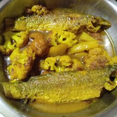 A picture of Bata fish cauliflower curry.