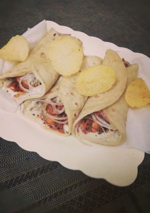 A picture of Chicken shawarma.