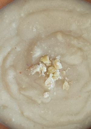 A picture of Chestnut and potato soup.