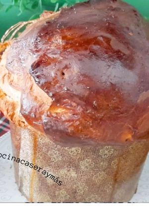 Una foto de Panettone clásico -amasado en panificadora-