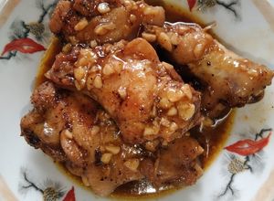 Hình của món Gà rô ti nước dừa ngũ vị hương.