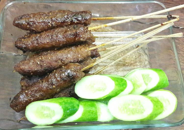 Sate daging giling