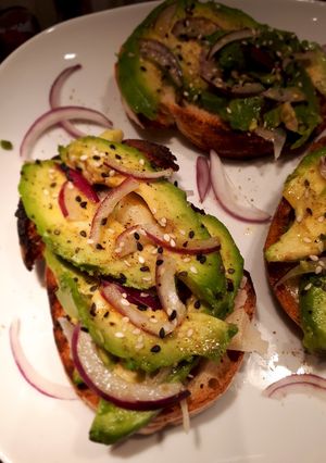 Une photo de Avocado Toast à la Tome de Brebis