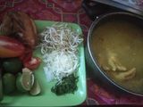 Soto Ayam kuah Kuning