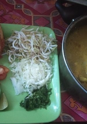 Foto resep Soto Ayam kuah Kuning