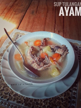Langkah Mudah untuk Menyiapkan Resep Sup Tulangan Ayam ala Violet Azalea yang Sempurna Anti Ribet, Lezat Sekali