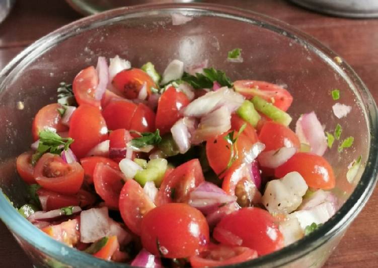 Step-by-Step Guide to Make Appetizing Fresh Tomatoe Salsa🍅