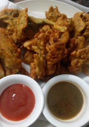 A picture of Imlii ki chatni.
