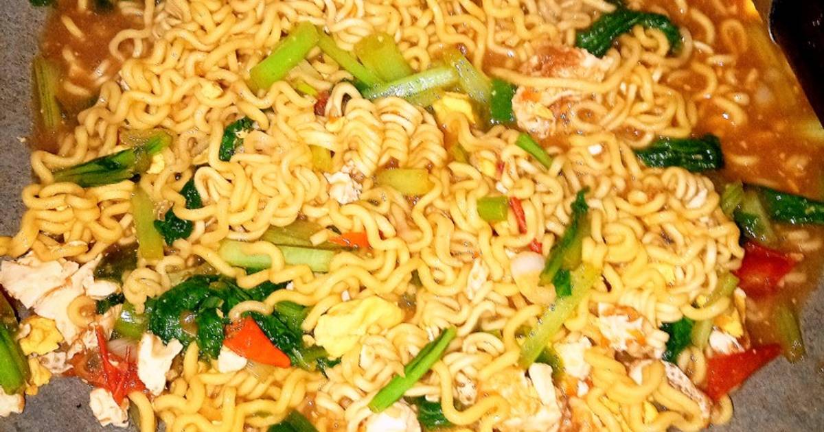 Resep Mie Nyemek Ala Chef Devina Hermawan Paling Mudah dan Enak