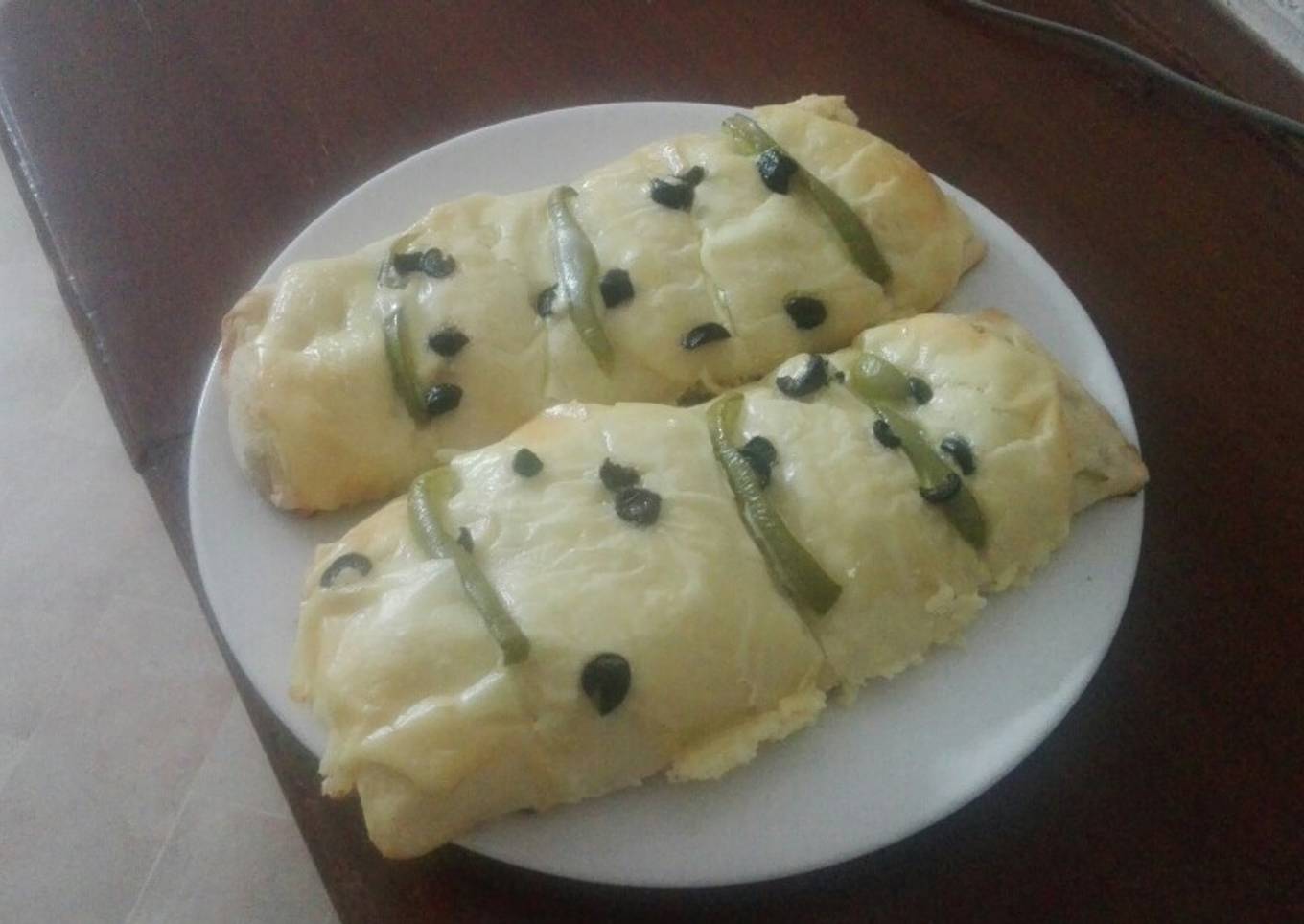 Salsa chicken cheese bread