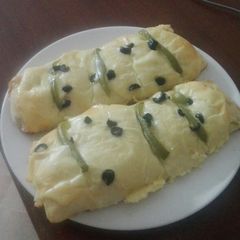A picture of Salsa chicken cheese bread.