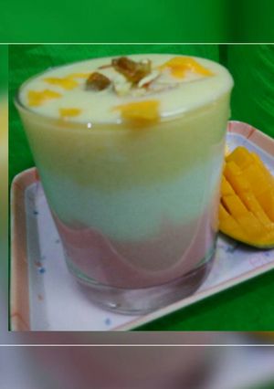 A picture of Three colour smoothie.